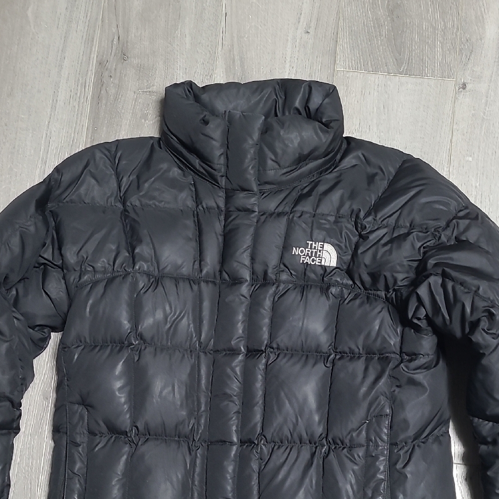 The North Face Women's Dark Puffer Jacket - Picture 2 of 16